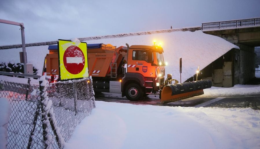Fotos: El temporal de nieve remite poco a poco