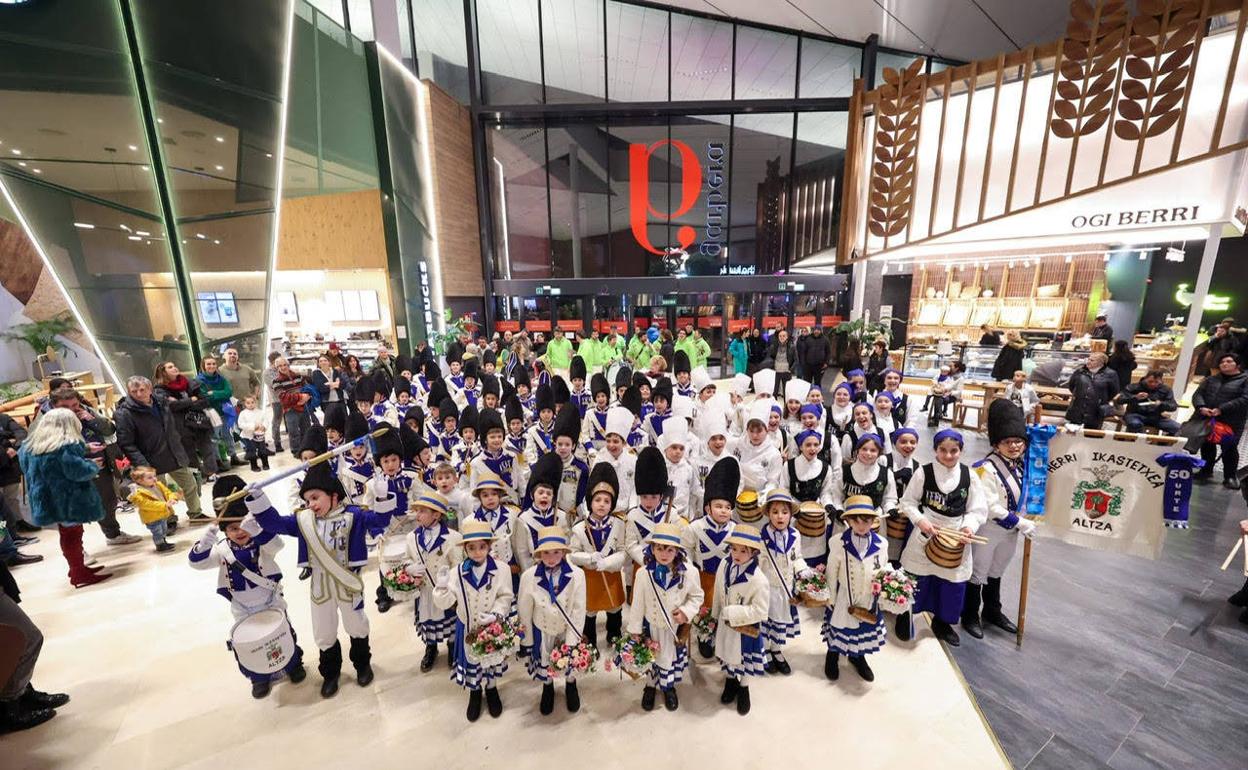 De compras al ritmo de la Tamborrada