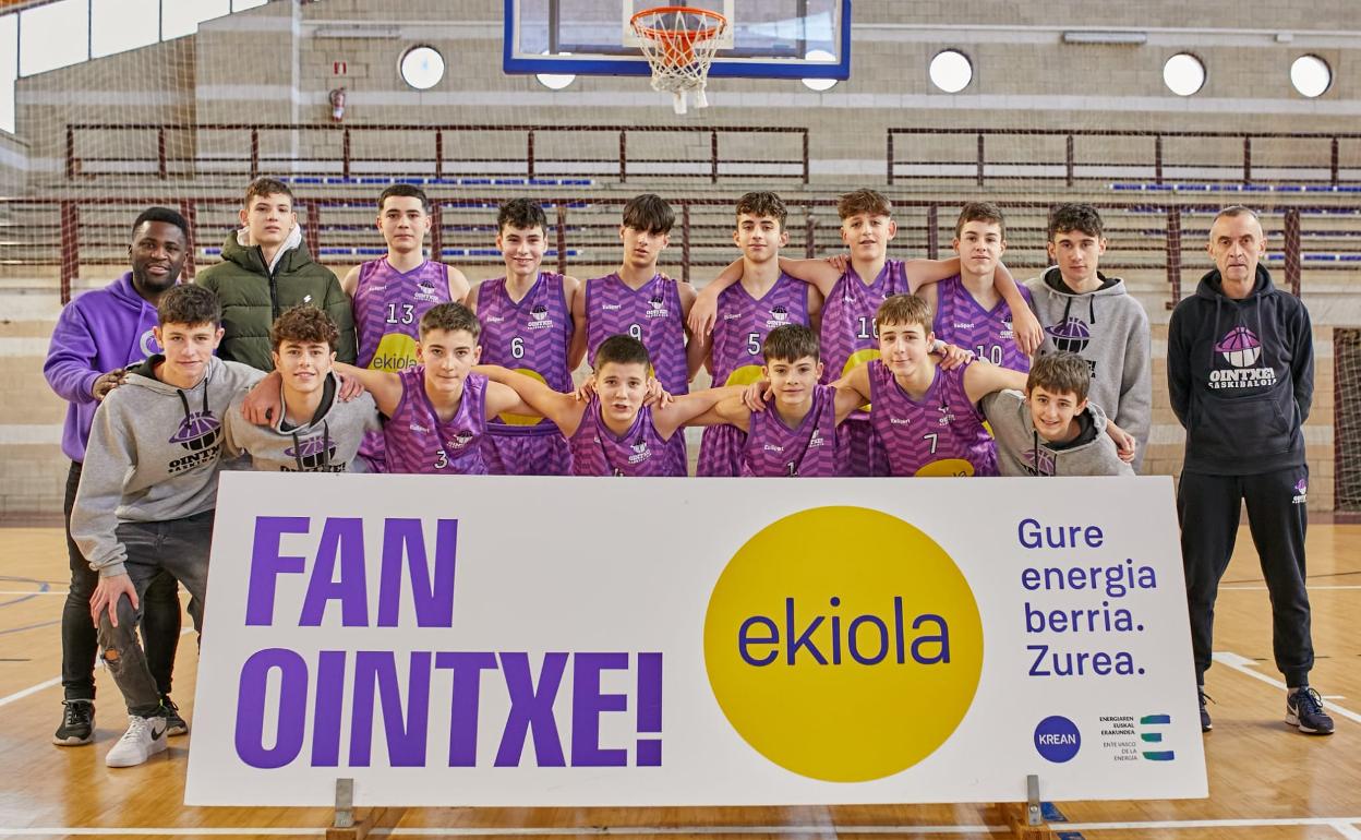El conjunto cadete EKIOLA Ointxe! también ha conseguido, al igual que las chicas cadetes, meterse en la A-1 de la Liga Vasca. 