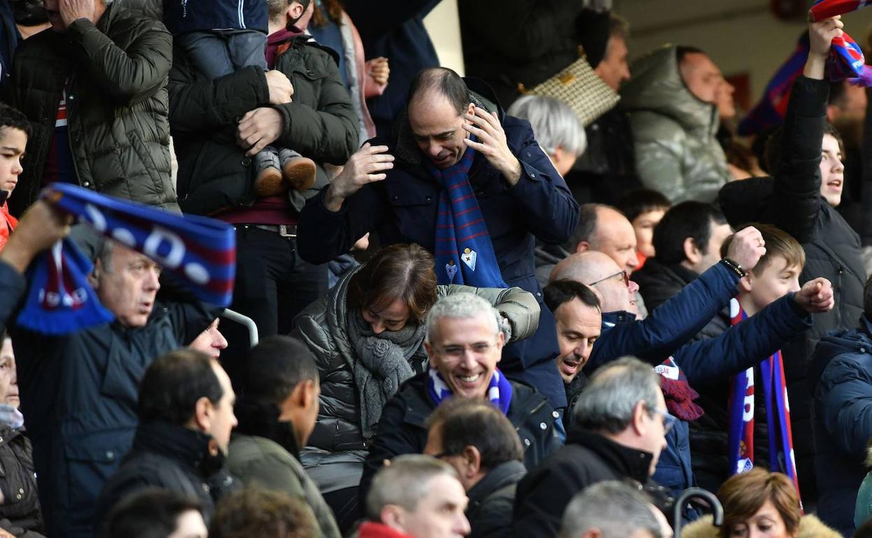 La afición del Eibar en el partido ante el Málaga. 