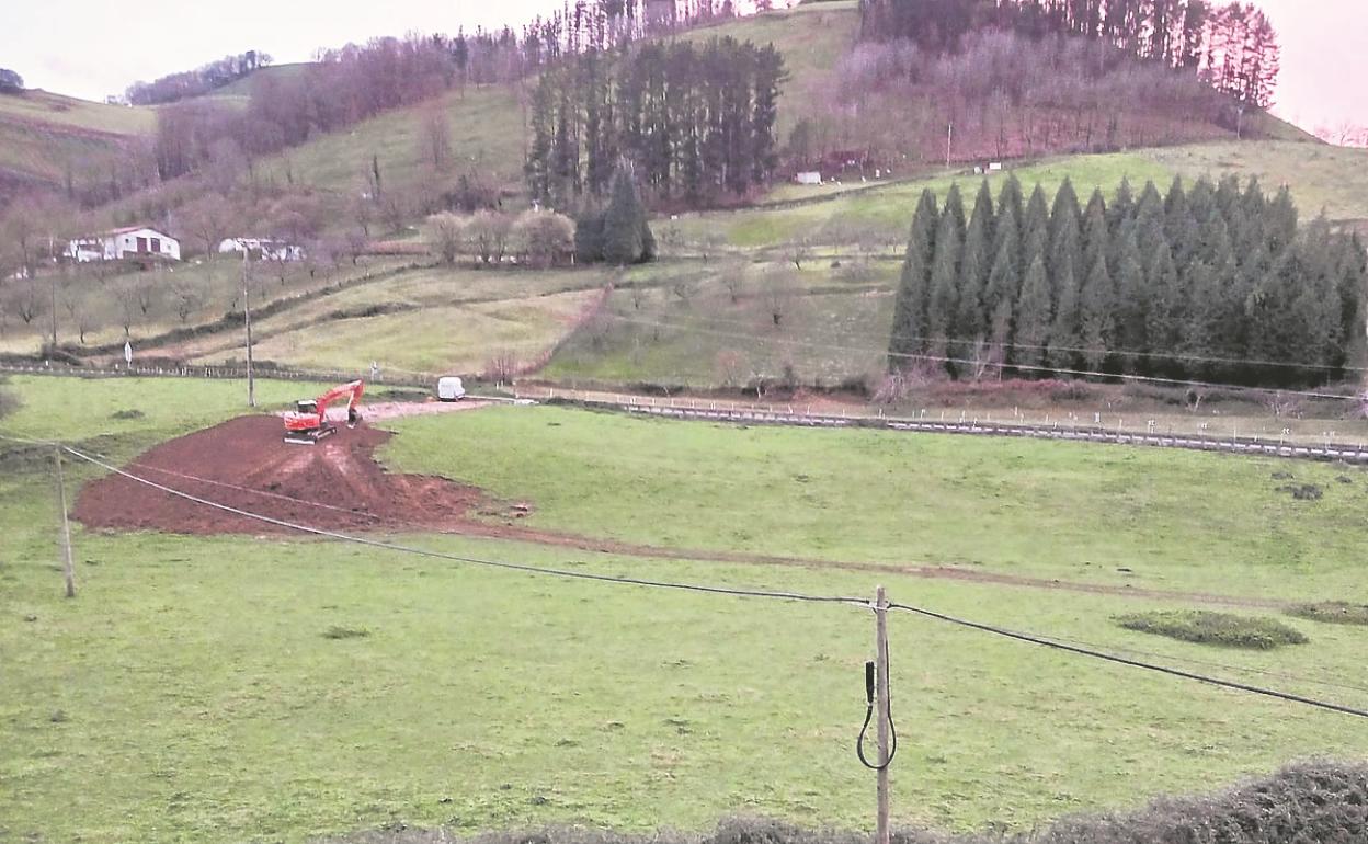 Vista de los terrenos de Urrestilla donde se proyecta el parque fotovoltaico. 