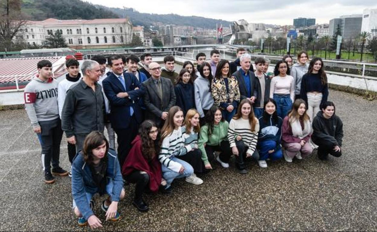 La primera sesión se ha celebrado este jueves en el IES Botikazar de Deusto, en Bilbao.