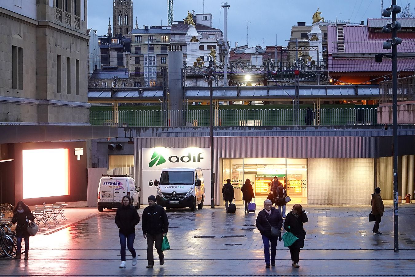 Fotos: Dos meses de la estación provisional de Atotxa