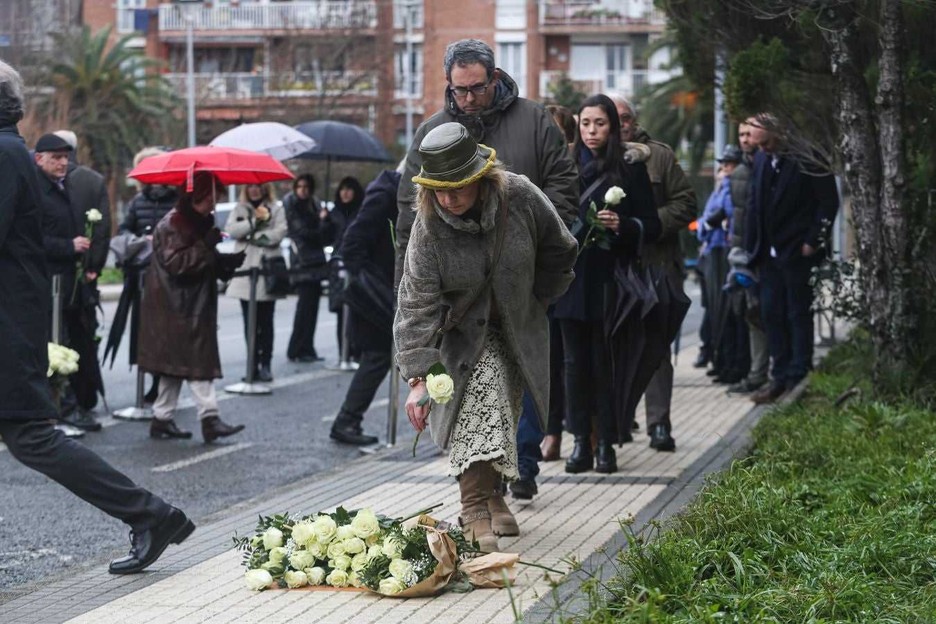Fotos: Homenaje a dos guardias civiles en Egia