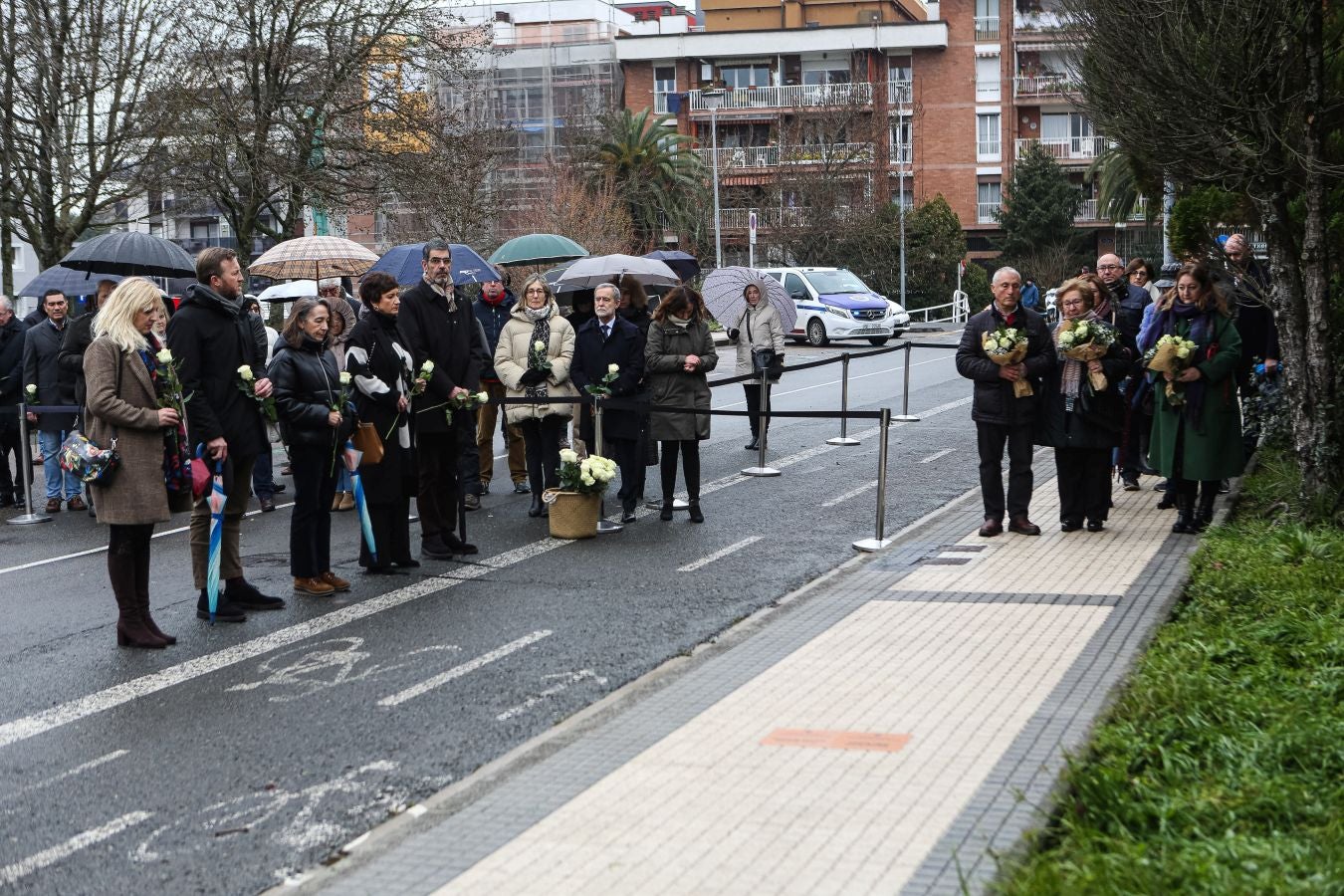 Fotos: Homenaje a dos guardias civiles en Egia
