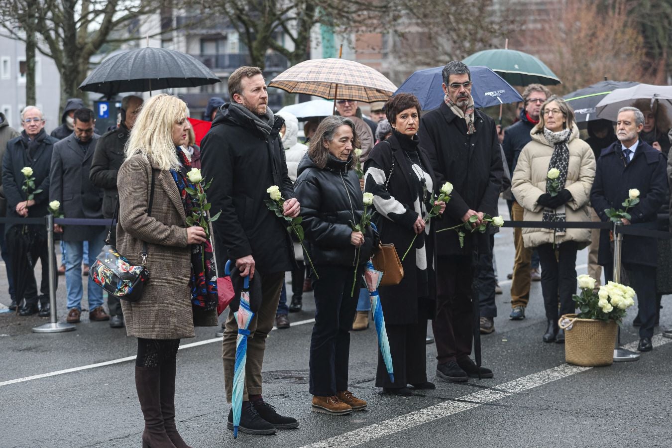 Fotos: Homenaje a dos guardias civiles en Egia