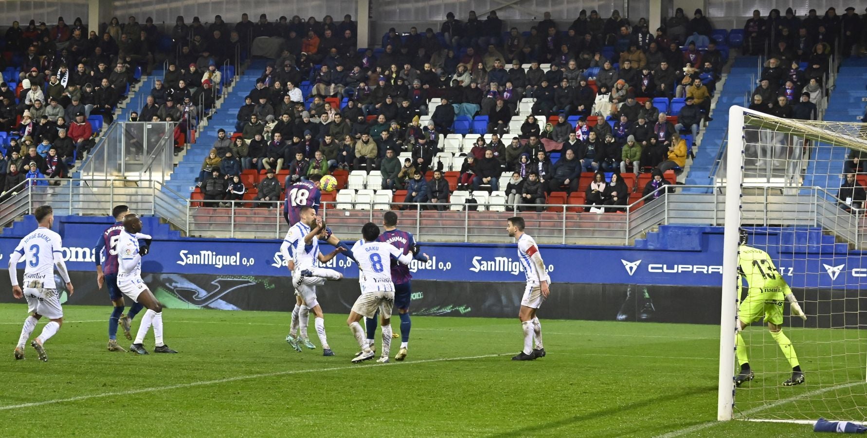 Fotos: El Eibar empata en casa ante el Leganés