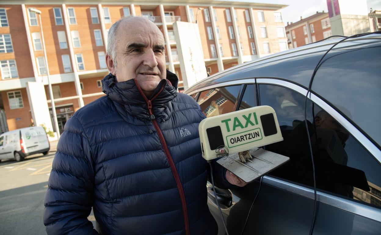 El taxista de Oiartzun Koldo Elizasu augura conflictos si las plataformas irrumpen en Gipuzkoa. 