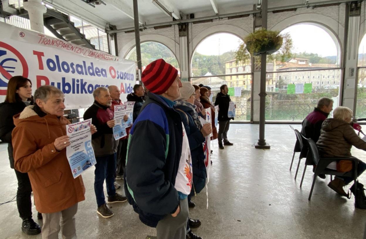 Miembros de la plataforma durante su última comparecencia. 