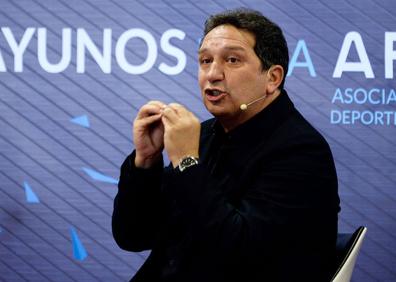 Imagen secundaria 1 - Eusebio mezcló emoción y felicidad durante su comparecencia. 