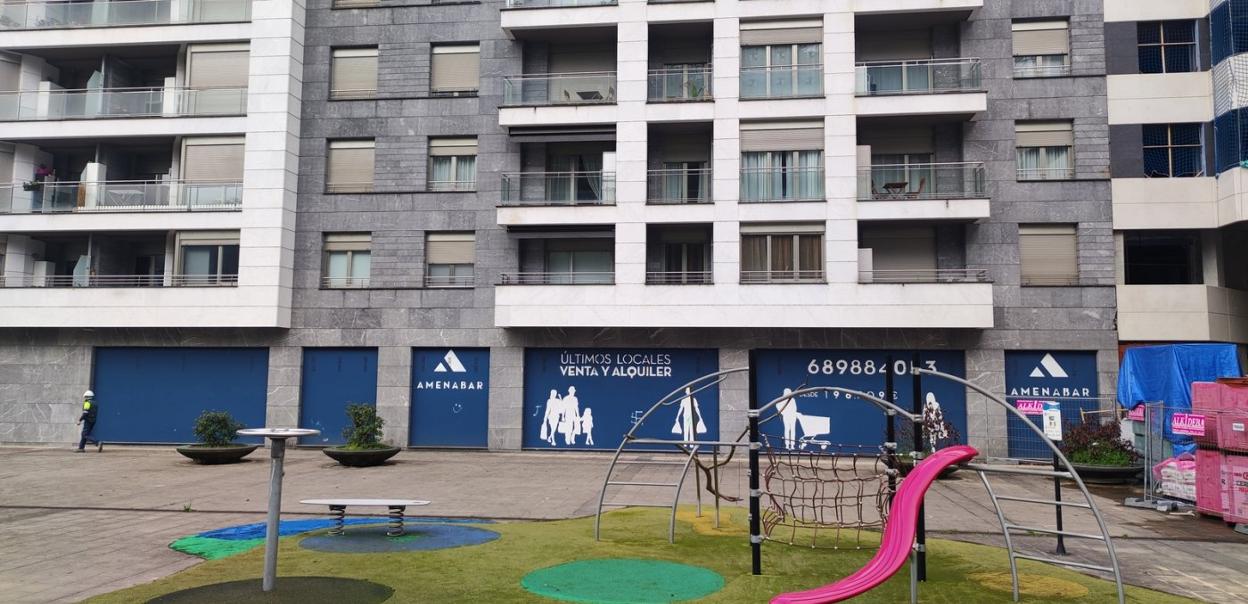 Vista del bajo adquirido por el Ayuntamiento en la calle Burdinoleta. 