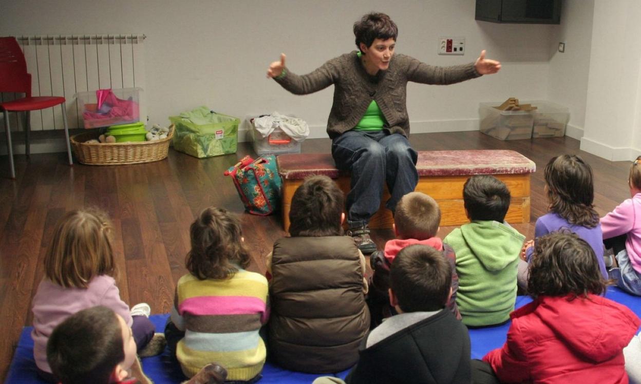 Las sesiones de cuentacuentos volverán hoy a la Biblioteca. 