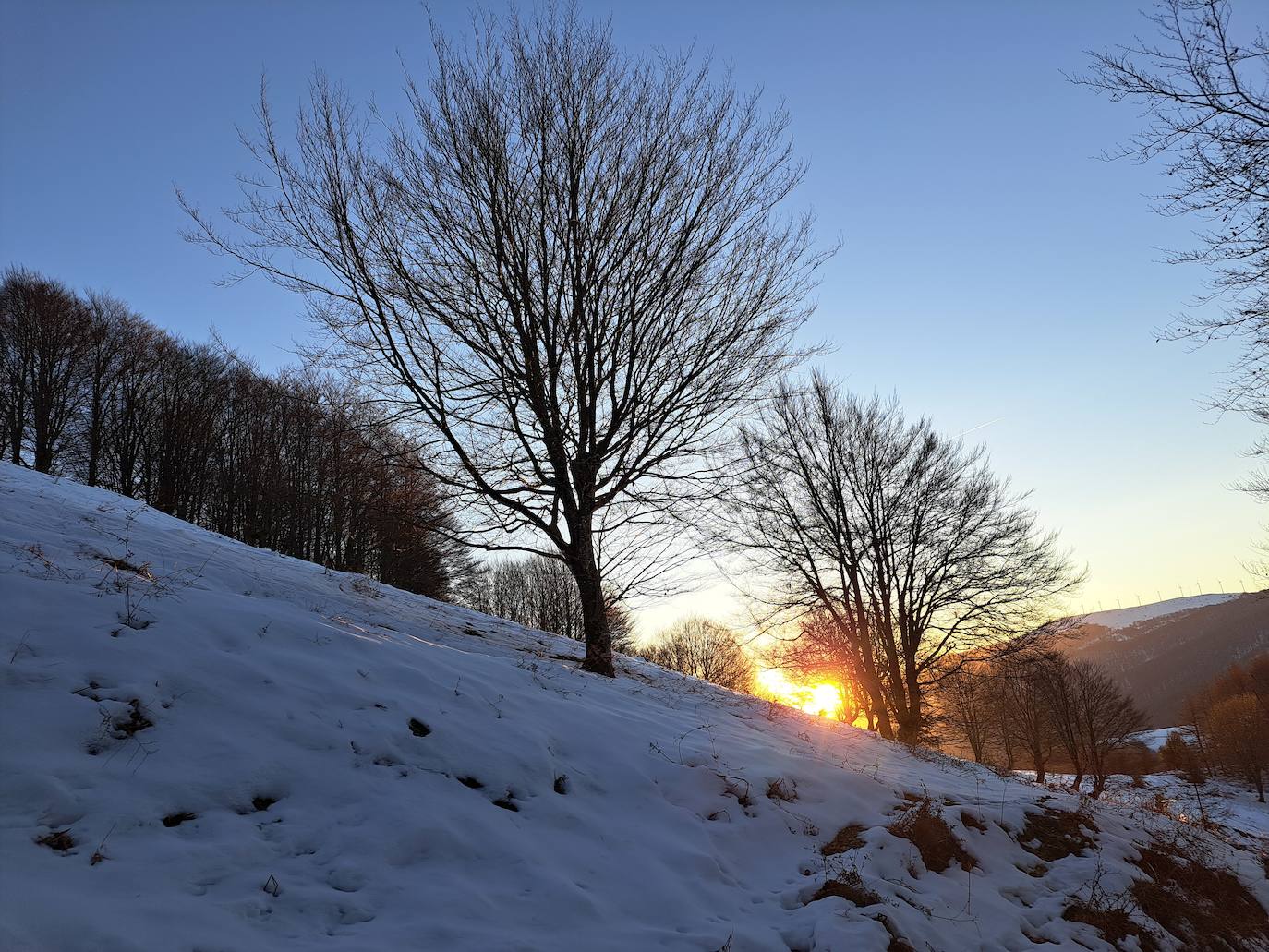 Fotos: Eguzkizko Muinoa, entre nieve y rayos de sol