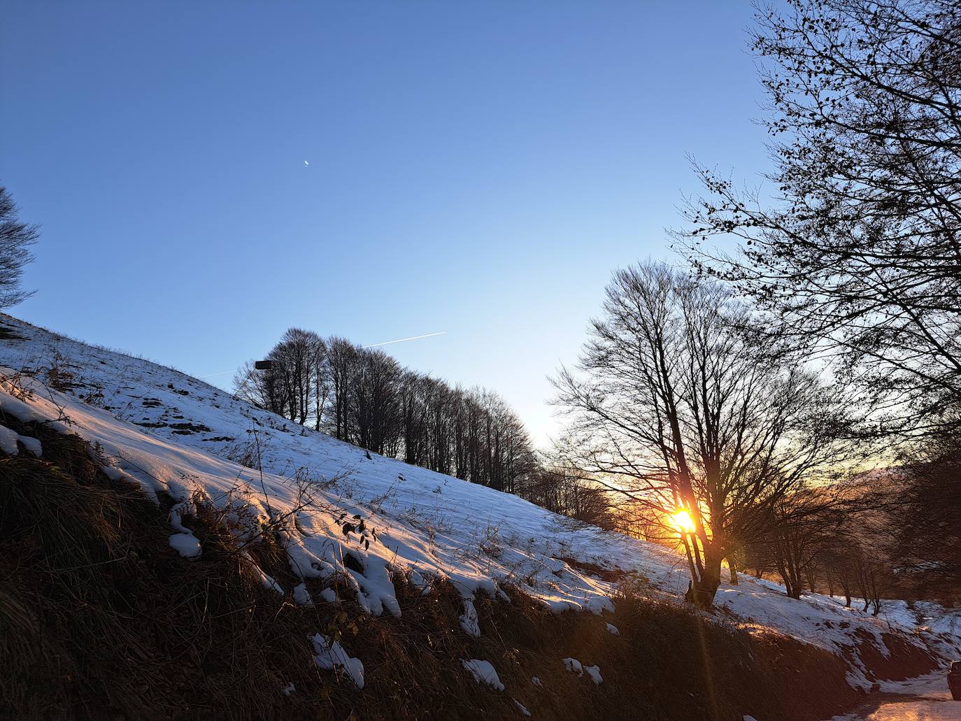 Fotos: Eguzkizko Muinoa, entre nieve y rayos de sol