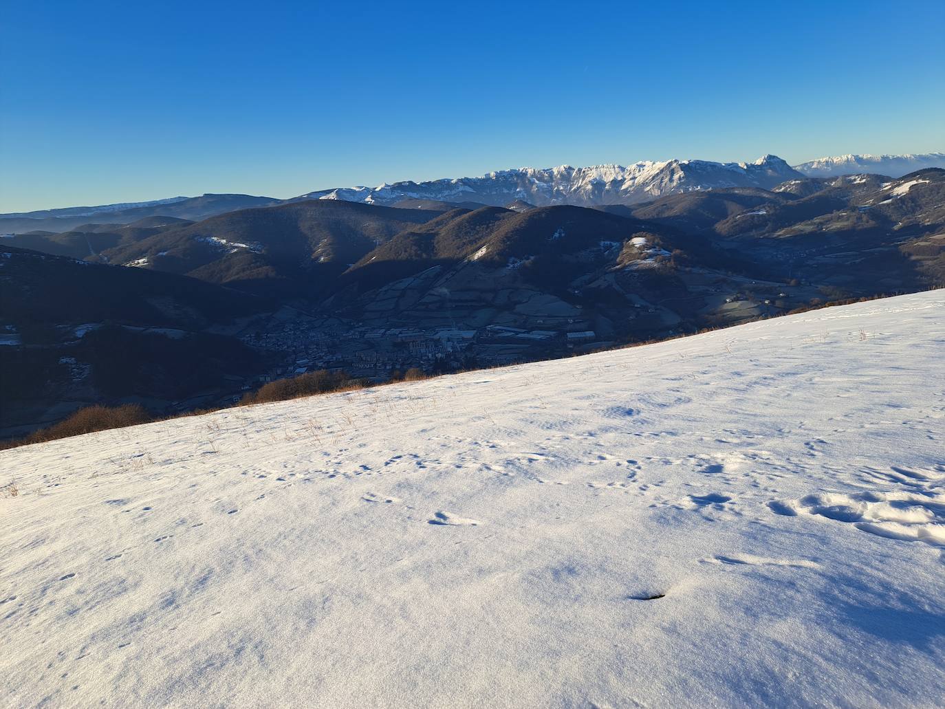 Fotos: Eguzkizko Muinoa, entre nieve y rayos de sol