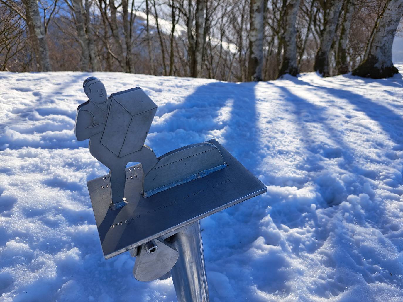 Fotos: Eguzkizko Muinoa, entre nieve y rayos de sol
