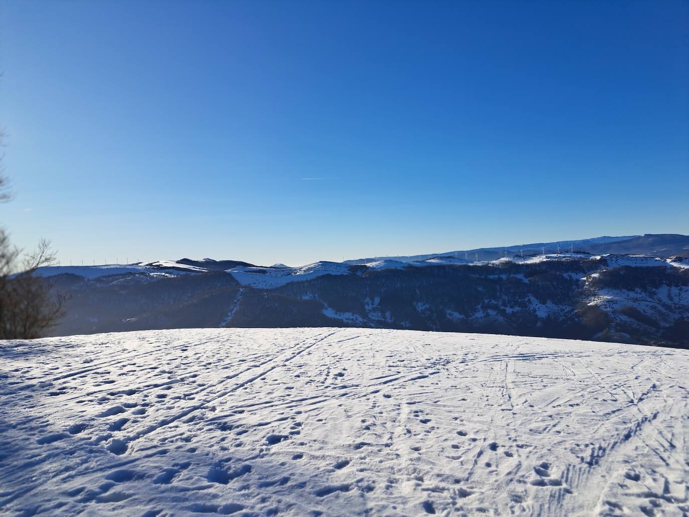 Fotos: Eguzkizko Muinoa, entre nieve y rayos de sol