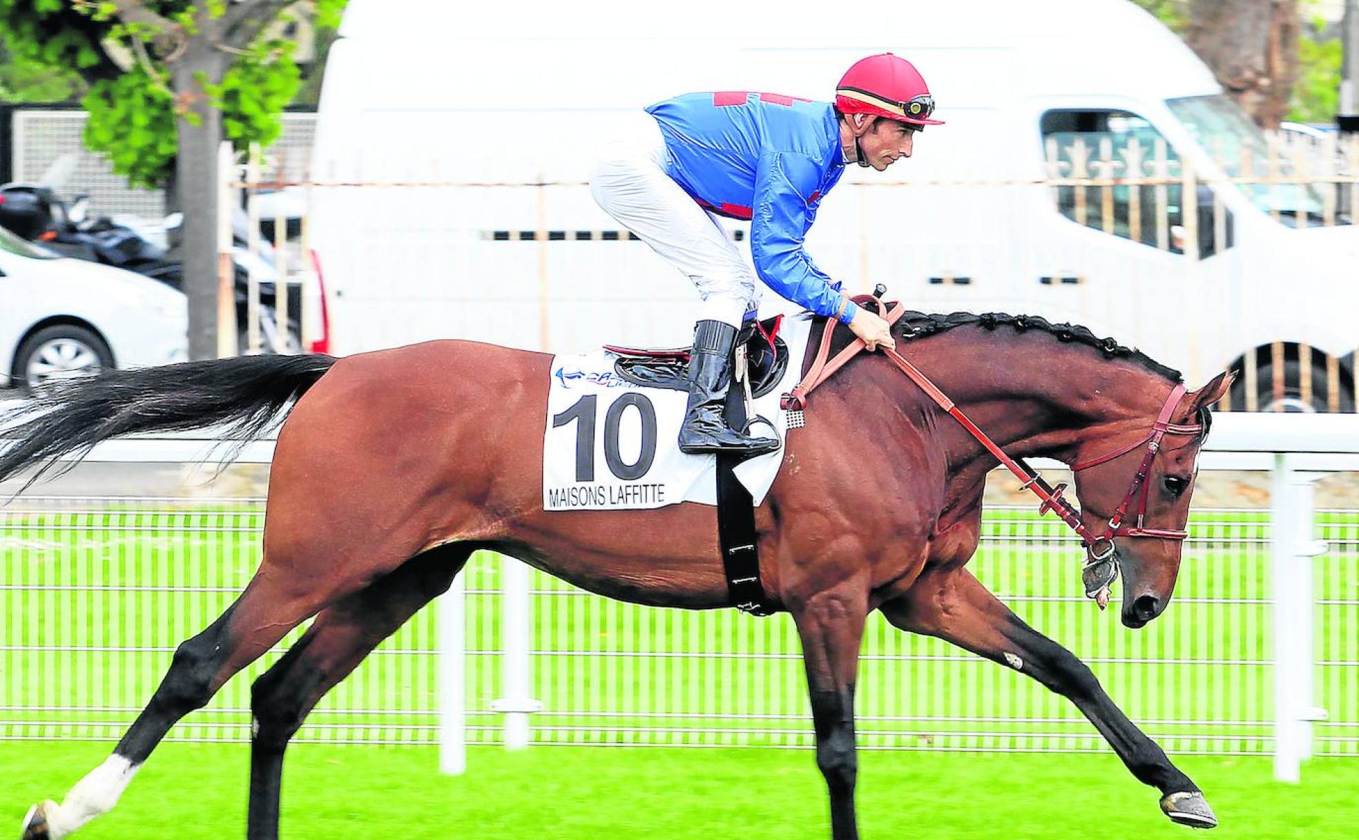 Mendizabal a lomos de 'My Sweet Lord' antes de correr en Maissons Laffitte
