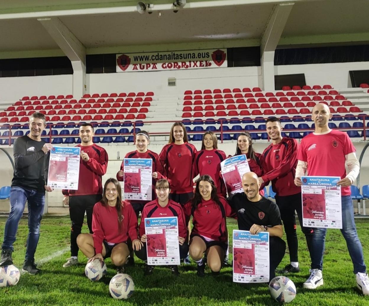 Anaitasunako jokalariak eta ordezkariak, Marea Urdineko ordezkariak eta Angel Martin zinegotzia. 