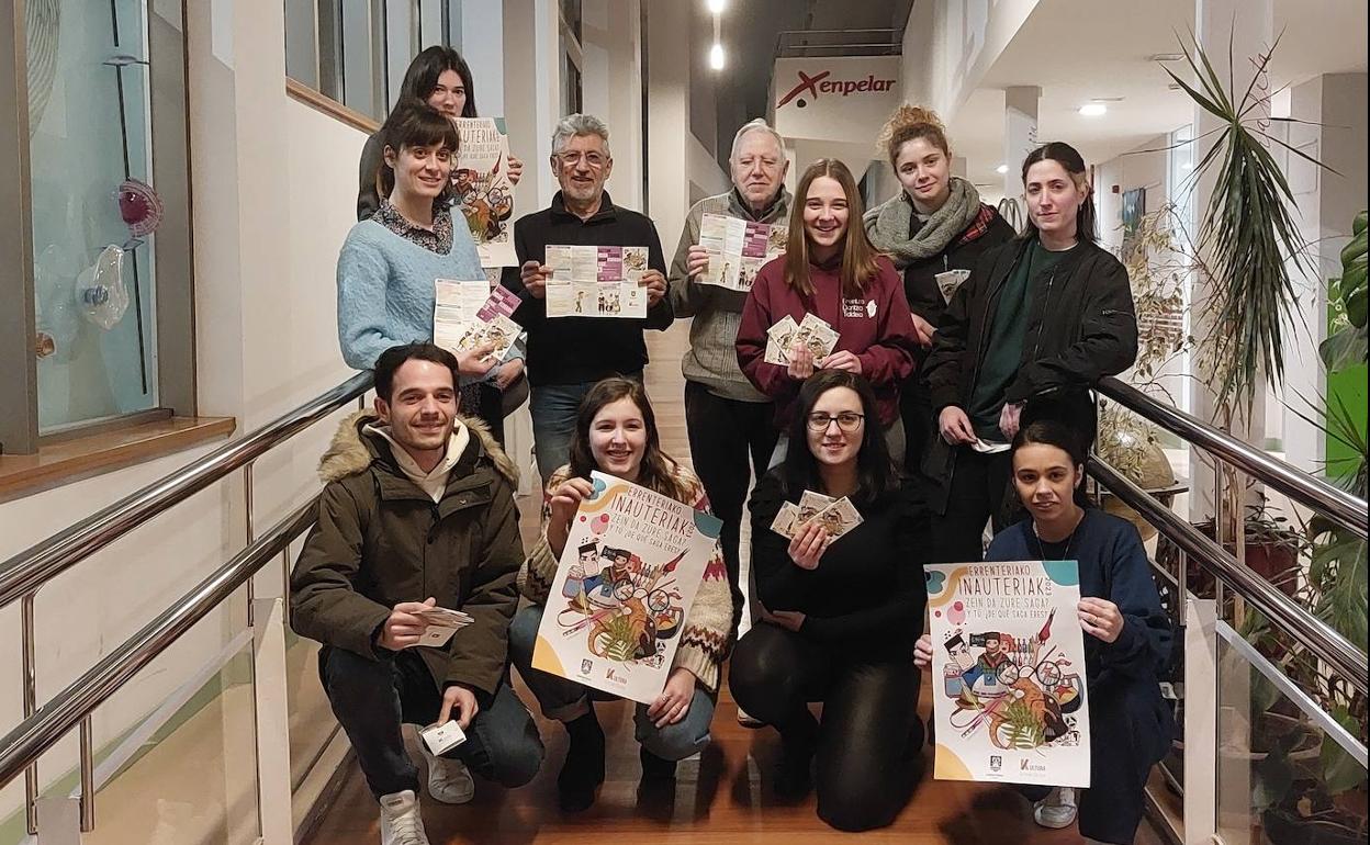 La Comisión de Carnavales llevó a cabo este miércoles la presentación del programa en Merkatuzar, donde se celebrará la comida popular.