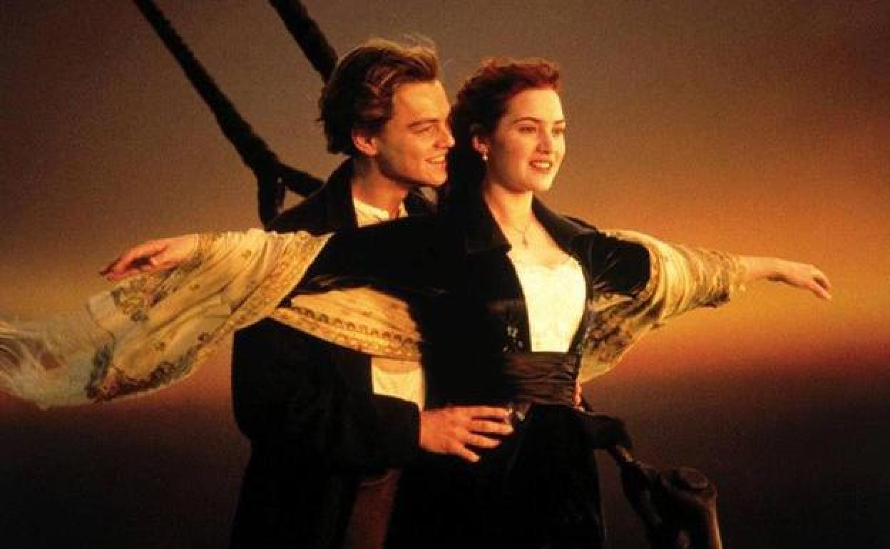 DiCaprio y Winslet en una de las secuencias más populares de 'Titanic'.