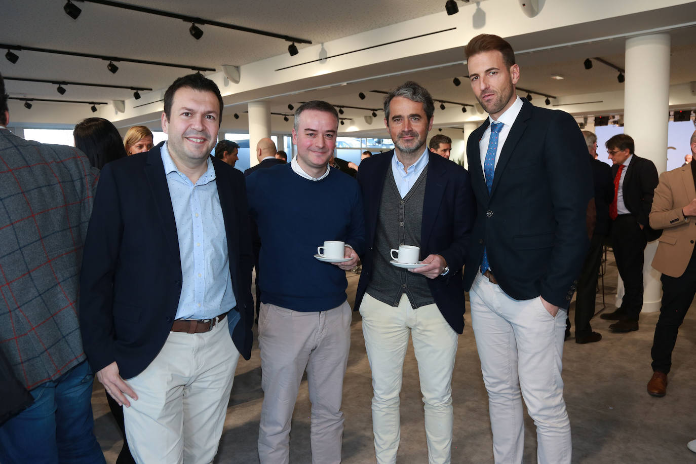Jorge Sainz (jefe de Economía de DV), Iván Redondo (consultor y exjefe de Gabinete del presidente Pedro Sánchez), Nacho Núñez (presidente del Guuk Gipuzkoa Basket) y Iosu Larrarte (Relaciones Institucionales de DV).