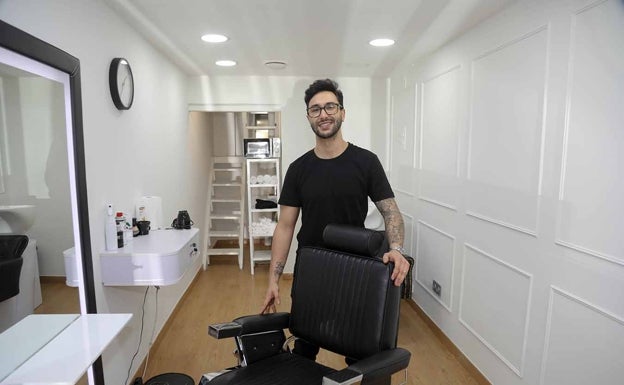 Luce barba y corte de pelo con Barbería Original