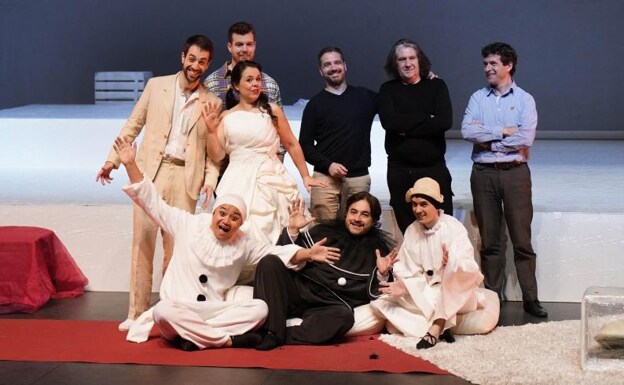 The soloists and stage directors of the opera 'Pagliacci', during the presentation of the production. 