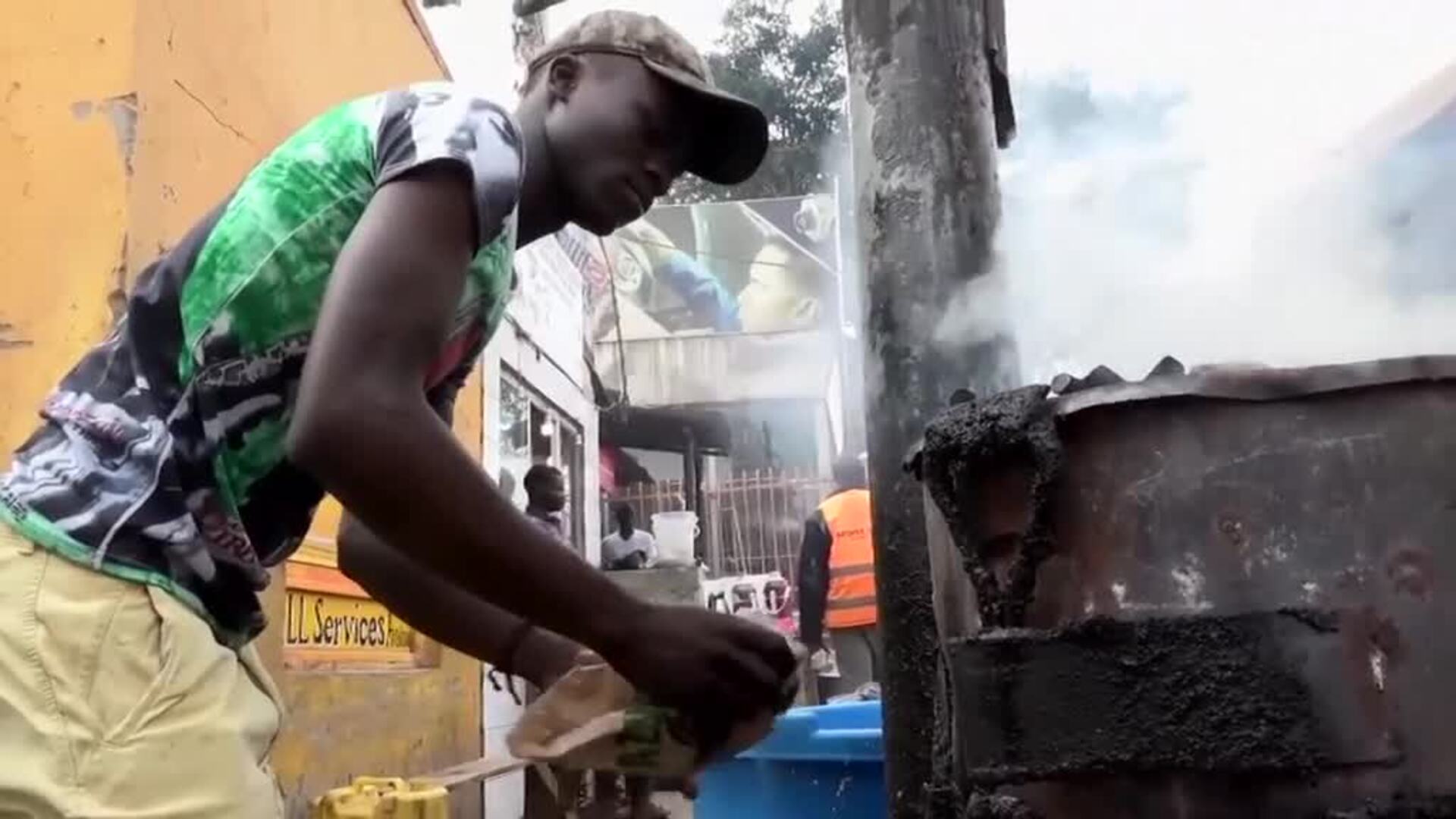 Los vendedores de comida callejera de Uganda se las ingenian para combatir la inflación