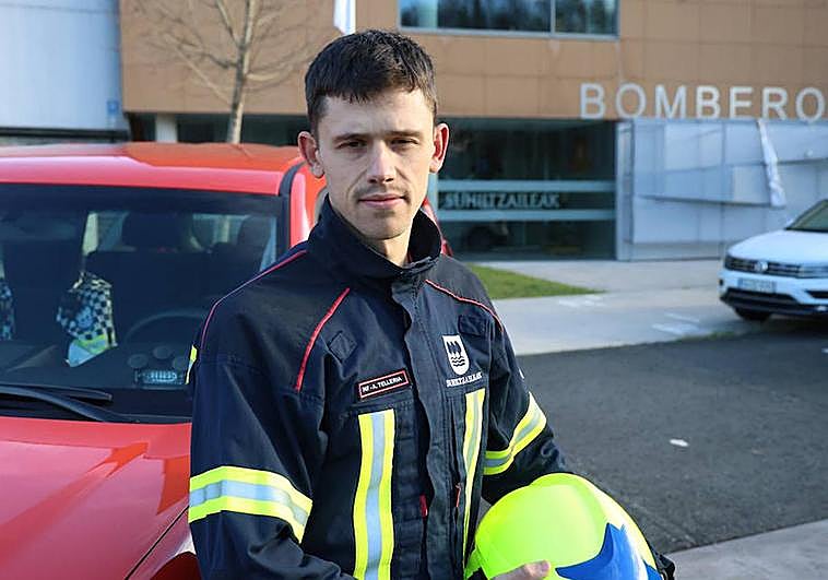 Ander Telleria, bombero de la Diputación