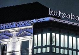 Kutxabank elimina las comisiones a más de un millón de clientes