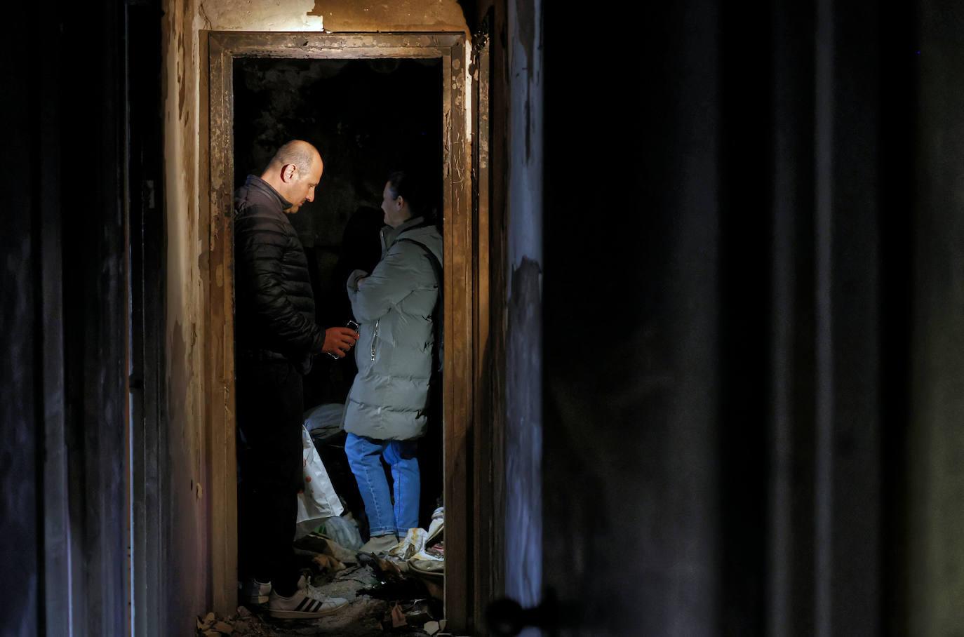 Fotos: La vivienda calcinada en Errenteria, desde dentro