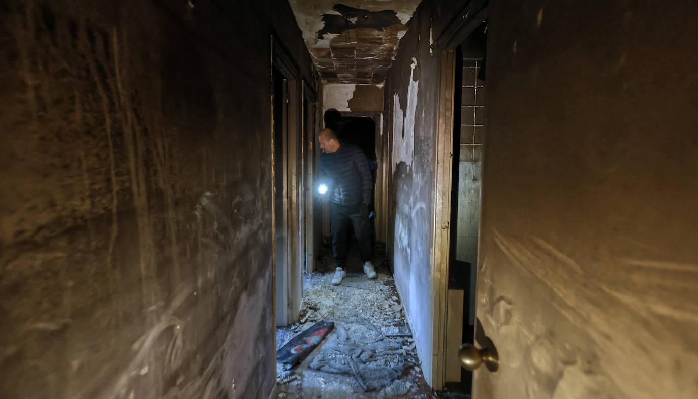 Fotos: La vivienda calcinada en Errenteria, desde dentro