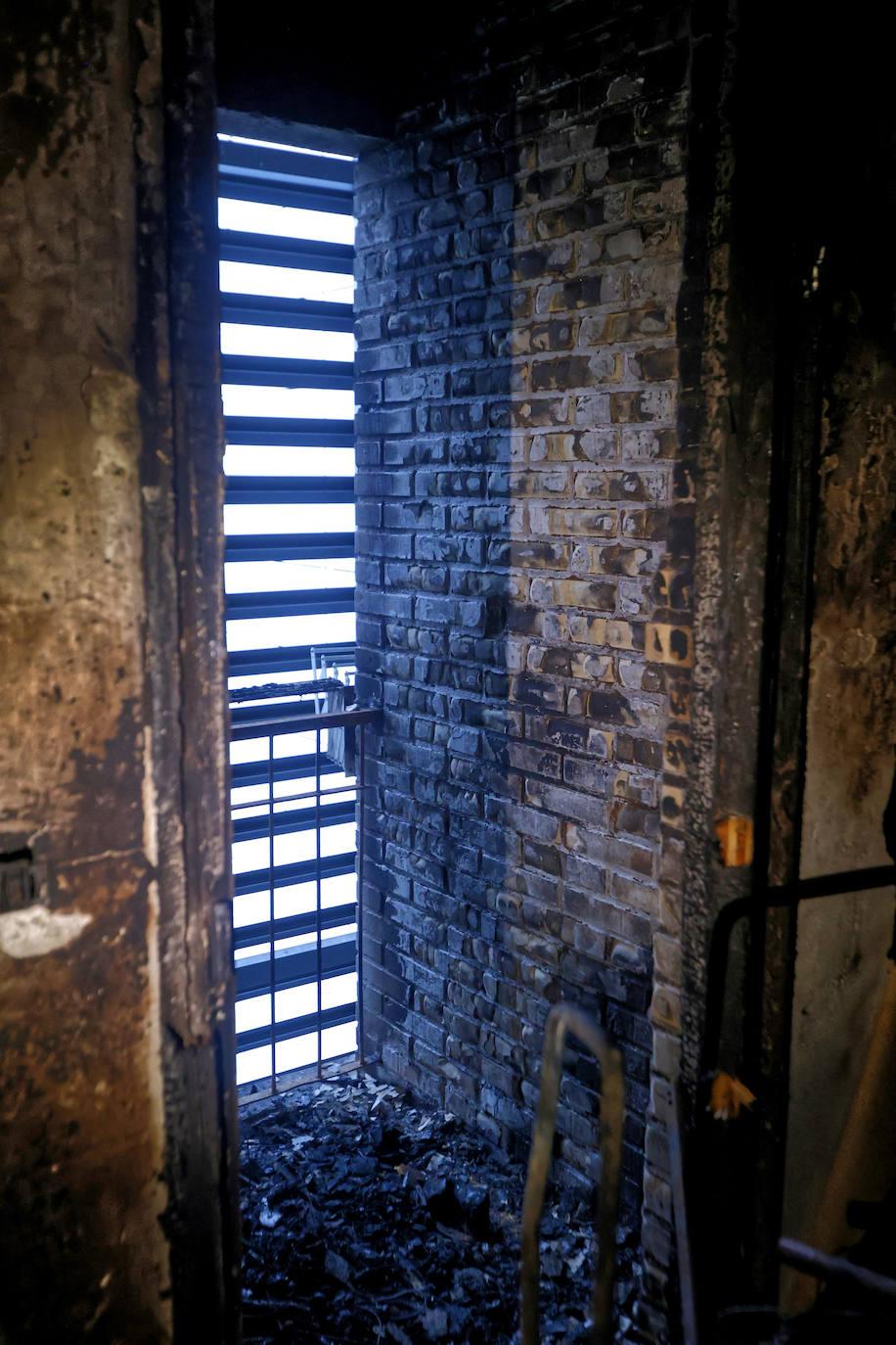 Fotos: La vivienda calcinada en Errenteria, desde dentro