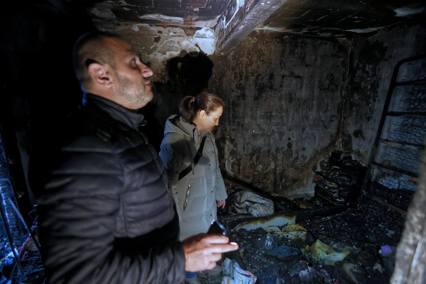 Fotos: La vivienda calcinada en Errenteria, desde dentro
