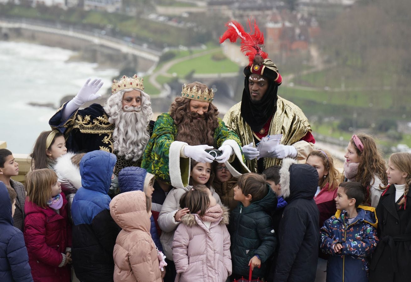 Los Reyes Magos reparten ilusión