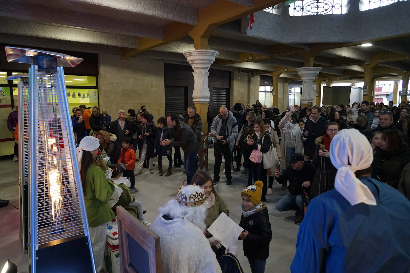 Los Reyes Magos ya se han reunido con cientos de beasaindarras