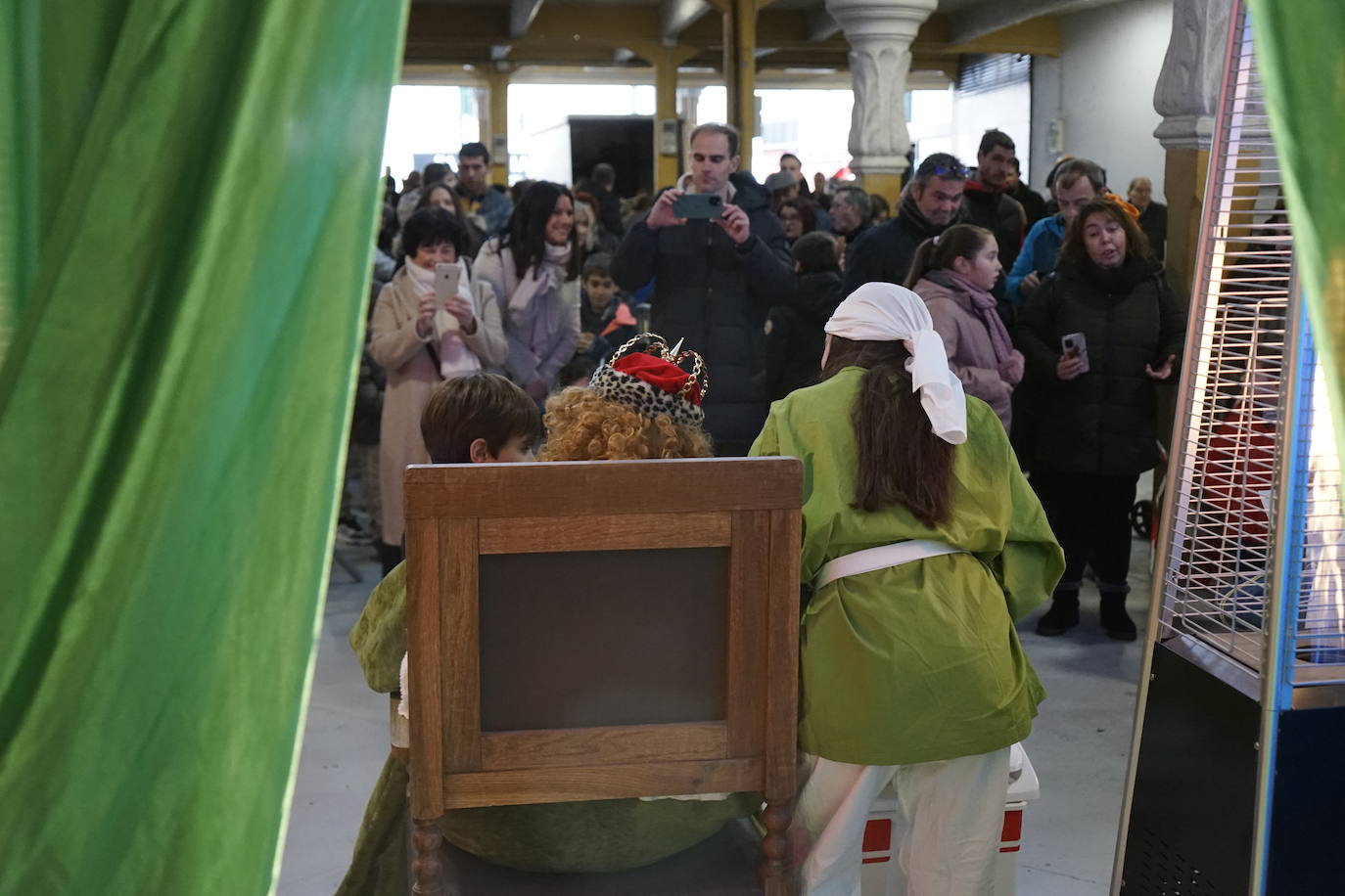 Los Reyes Magos ya se han reunido con cientos de beasaindarras