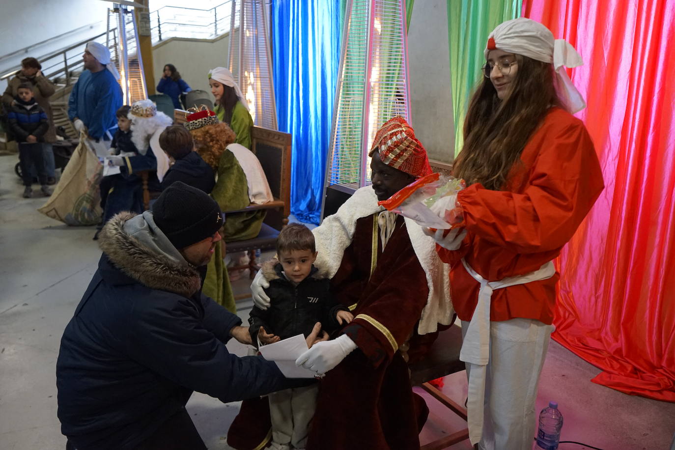 Los Reyes Magos ya se han reunido con cientos de beasaindarras