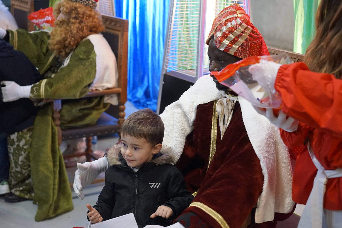 Los Reyes Magos ya se han reunido con cientos de beasaindarras
