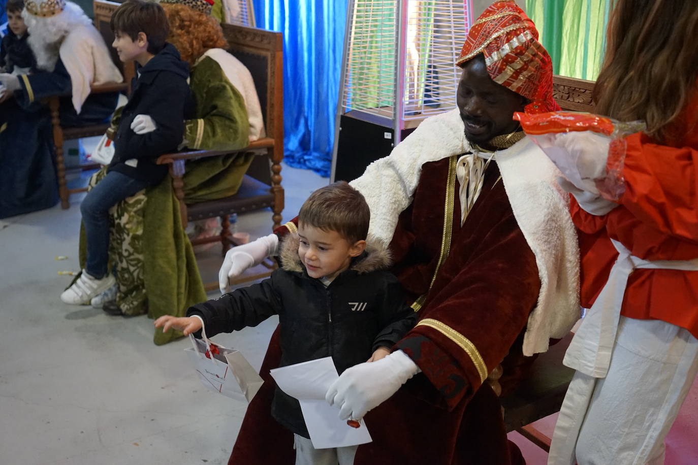 Los Reyes Magos ya se han reunido con cientos de beasaindarras