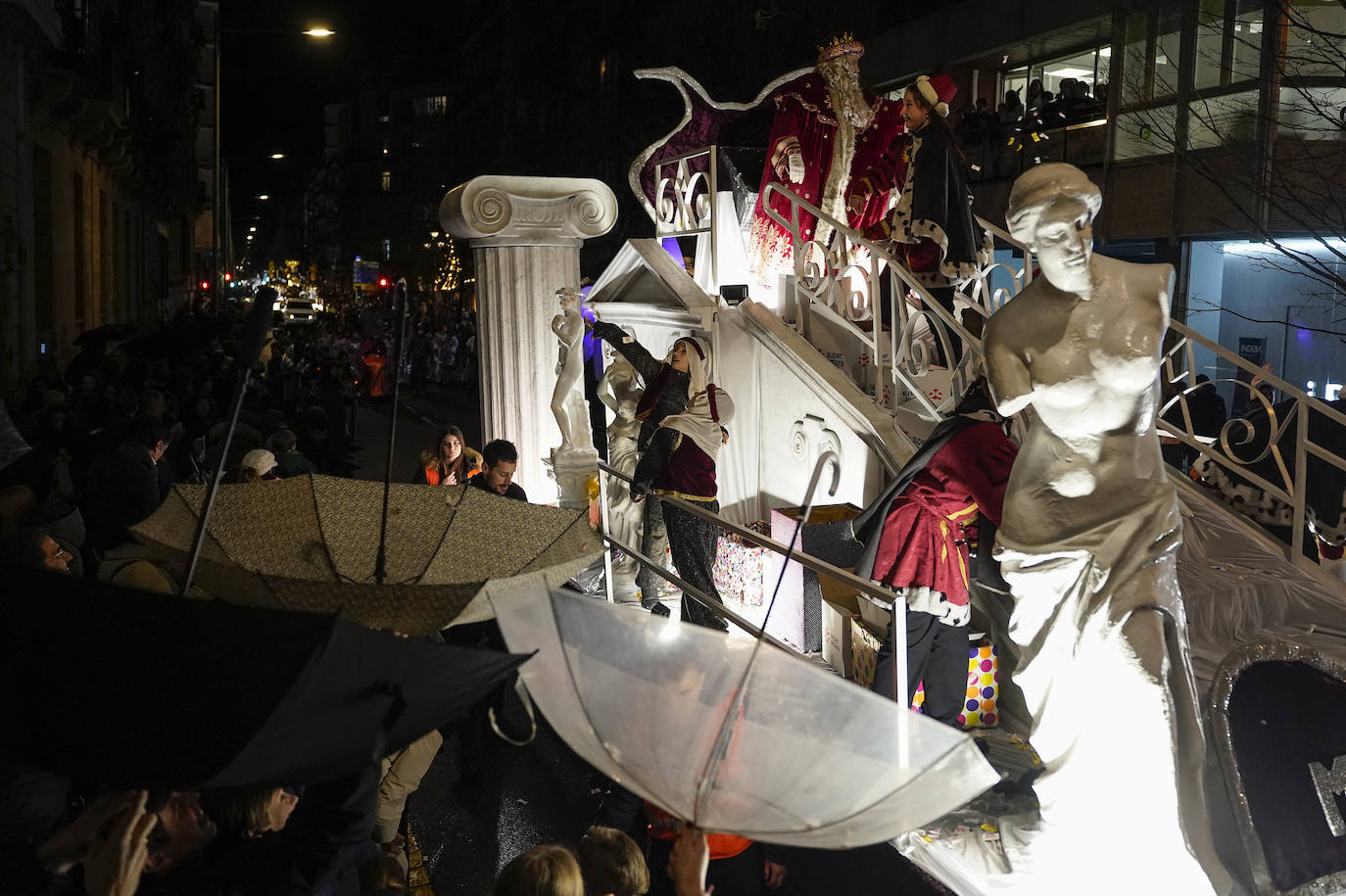 Una cabalgata de magia e ilusión en Donostia