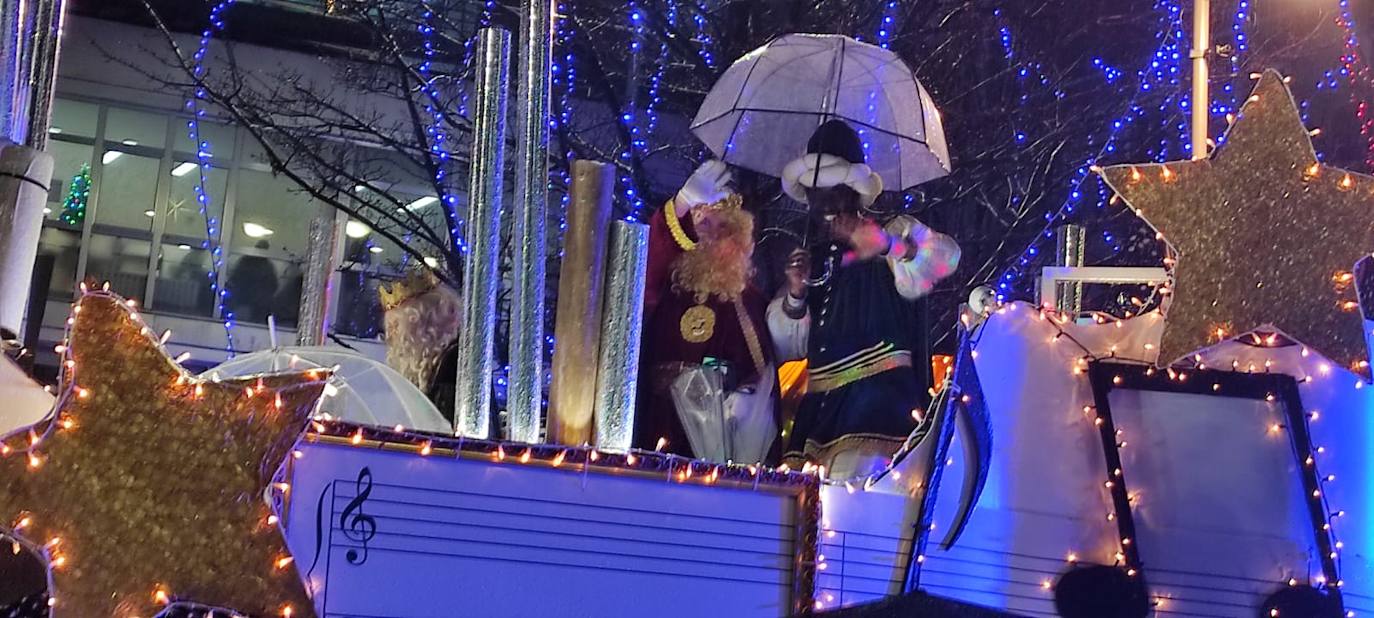 La lluvia obliga a suspender la cabalgata en Eibar