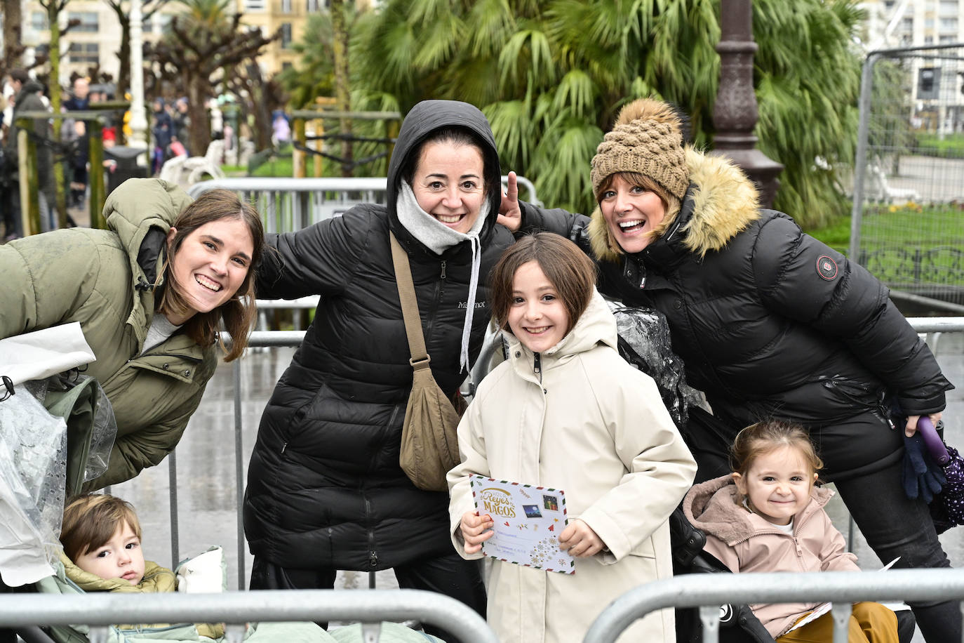 Los Reyes Magos recibieron a los niños en el Ayuntamiento de Donostia