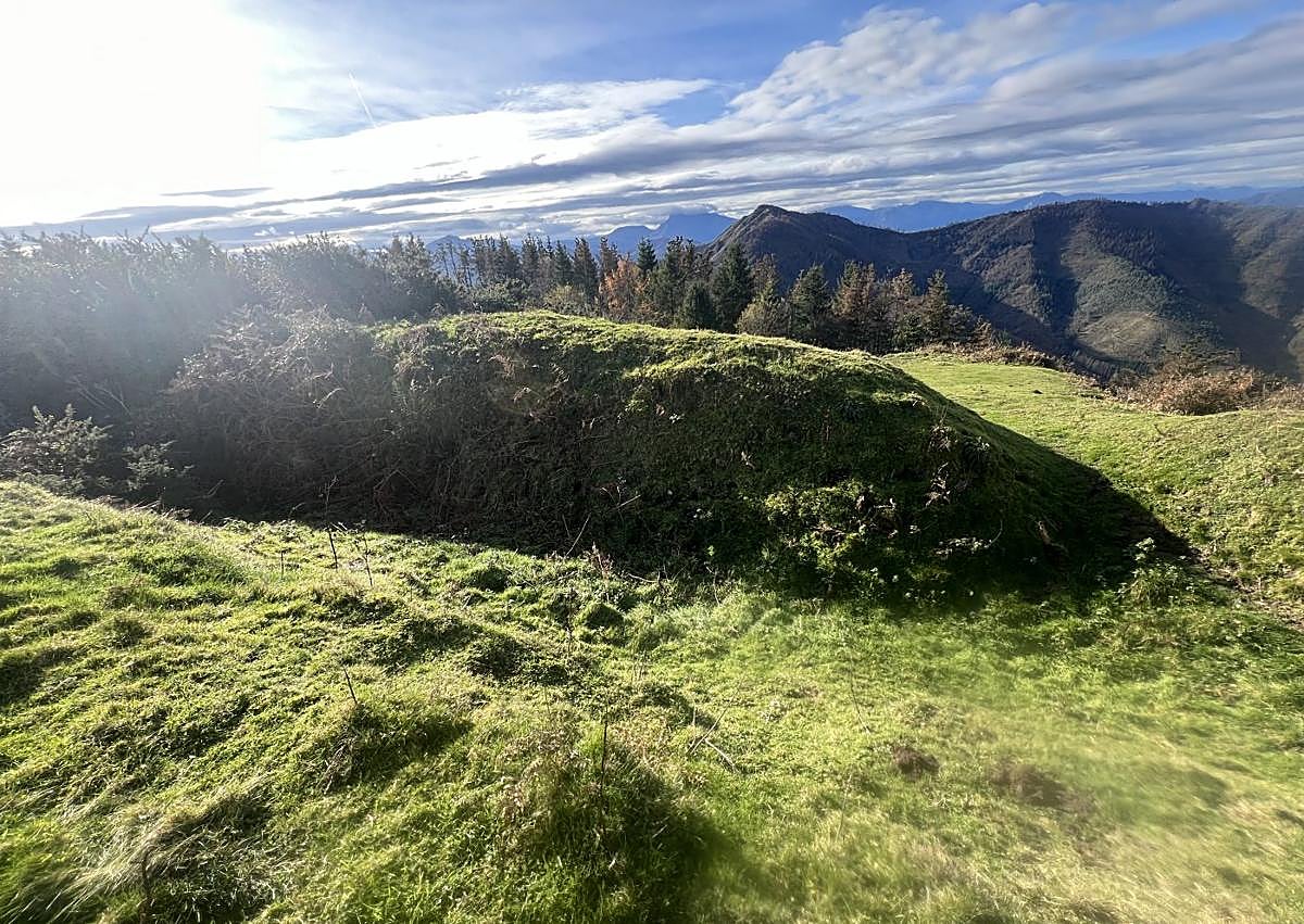 Imagen secundaria 1 - El túnel que se construyó en Akondia era un elemento de atracción de las construcciones del bando republicano.