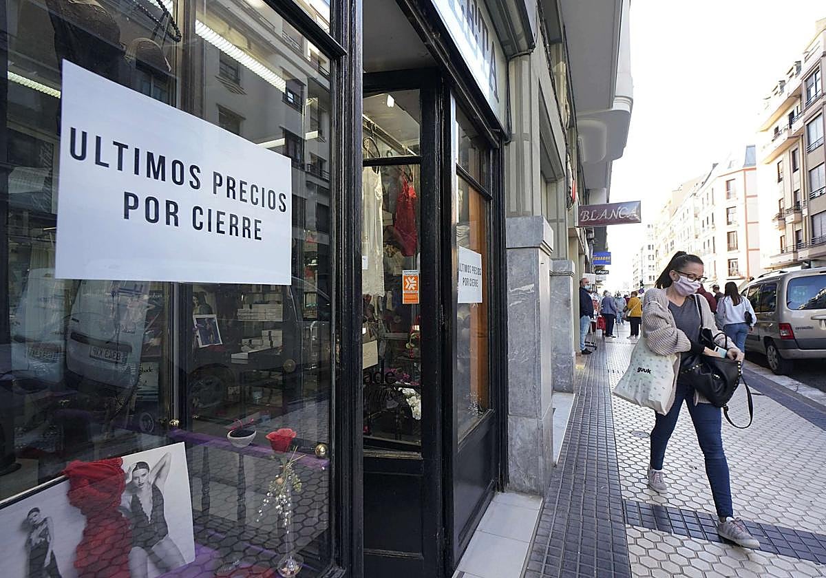 Un comercio de Donostia que tuvo que cerrar tras la pandemia.