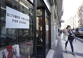 Un comercio de Donostia que tuvo que cerrar tras la pandemia.