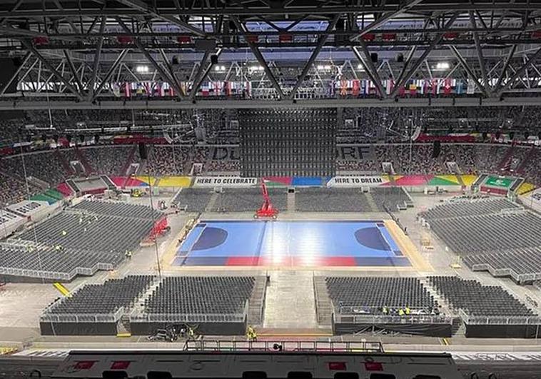 El Merkur Spiel-Arena de Düsseldorf, recovertido en pabellón para el Europeo de balonmano.