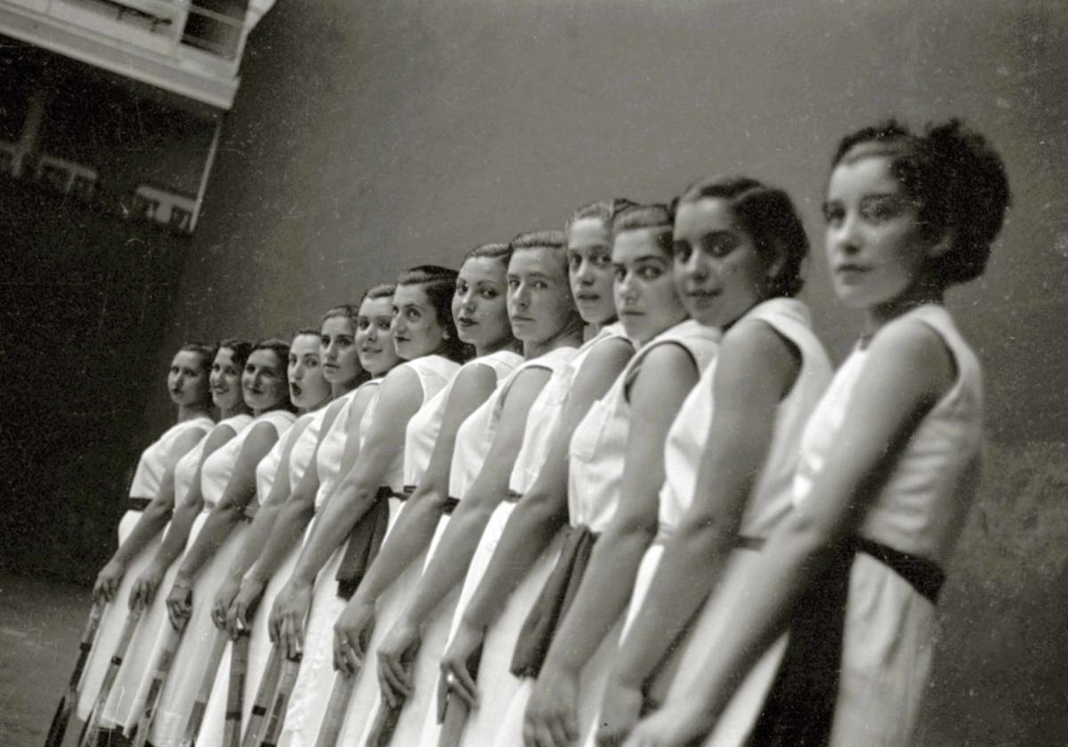 1939 | «Concha y Dori contra Agustina y Mari»