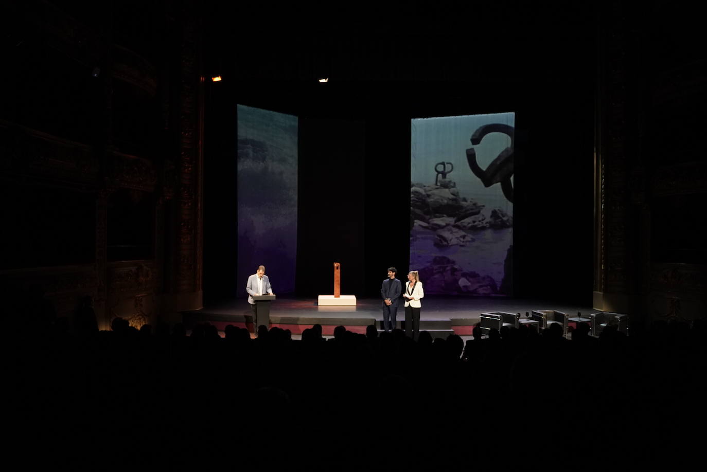 Homenaje a Chillida en el Victoria Eugenia